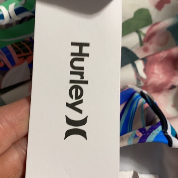 Hurley floral bikini - Picture 7 of 7